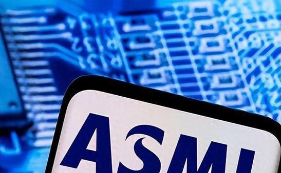 Samsung's Concept for a Phone with a Fully Transparent Display 