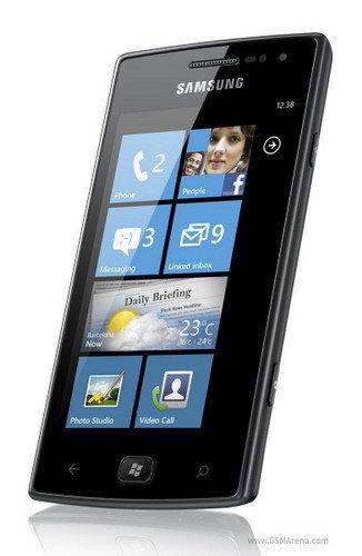 Samsung Patents a Smartphone with a Retractable Back Stand 